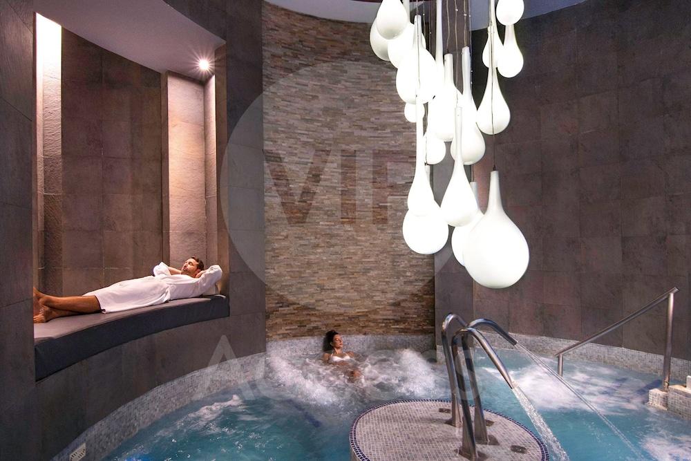 swimming pool spa