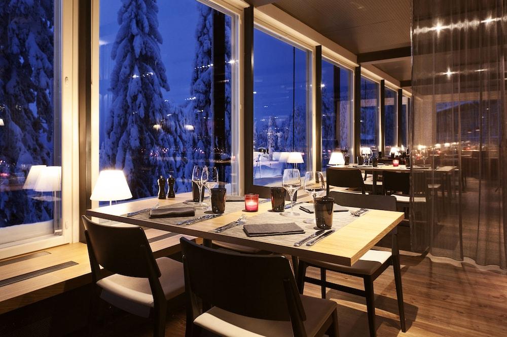 restaurant cafeteria