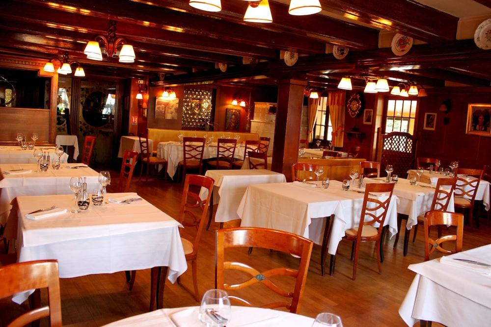 restaurant cafeteria