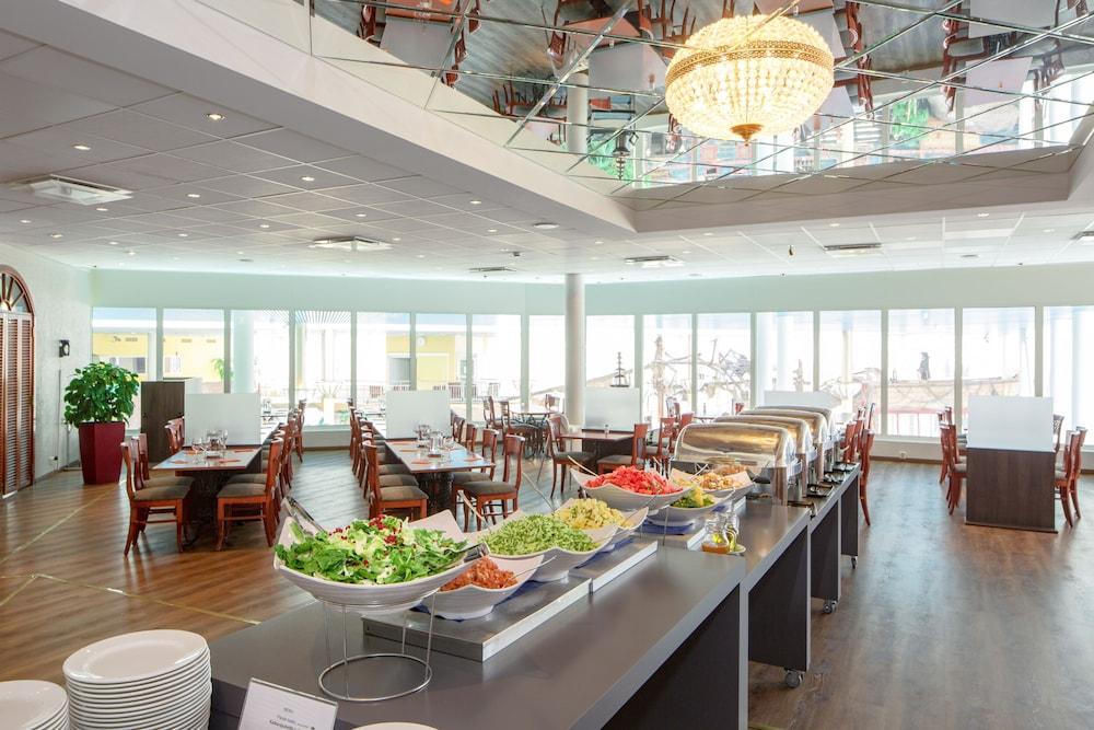 restaurant cafeteria