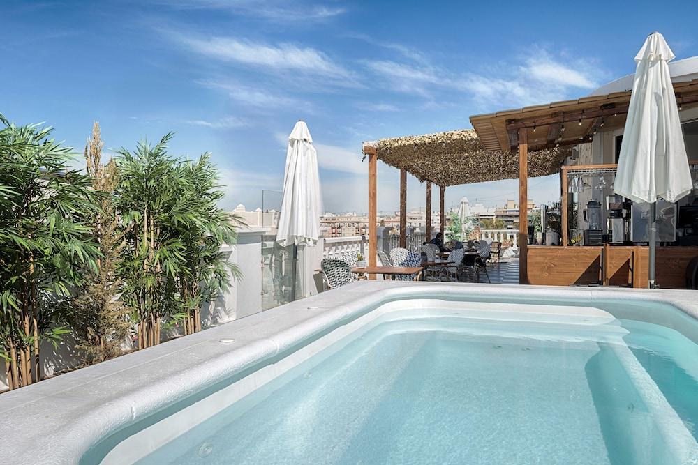 swimming pool spa