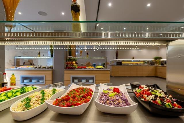 restaurant cafeteria