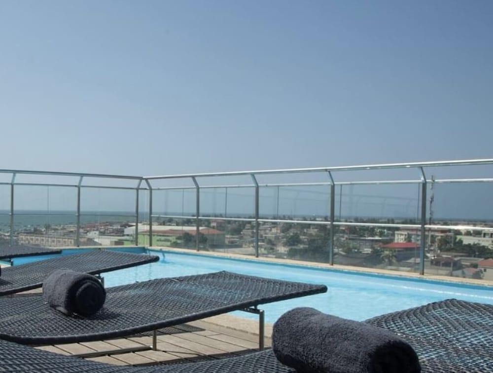 swimming pool spa