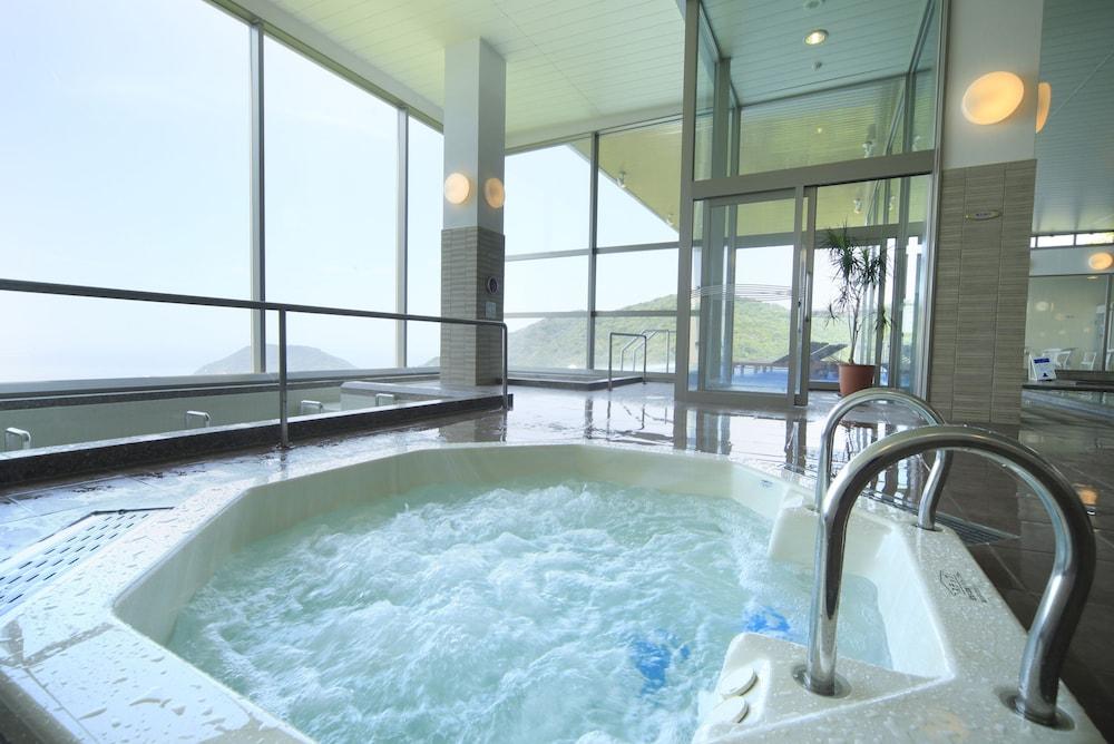 swimming pool spa