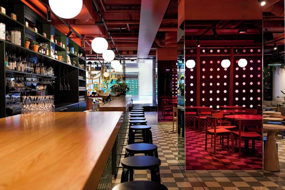 restaurant cafeteria