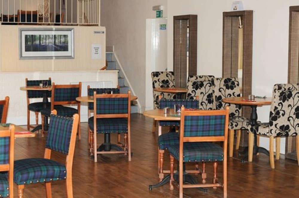 restaurant cafeteria