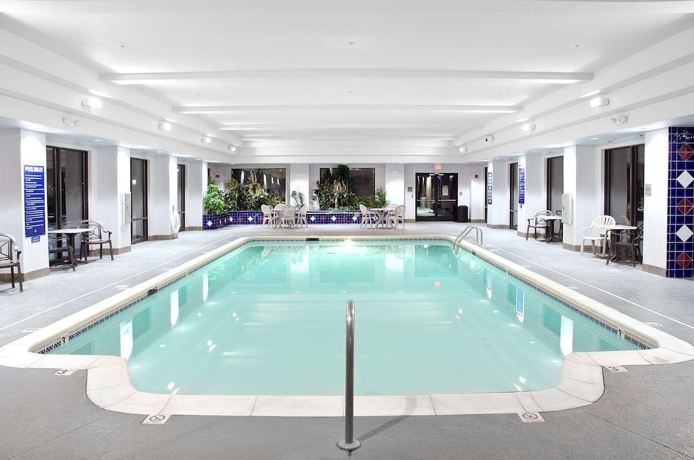 swimming pool spa