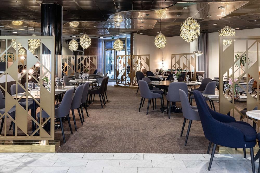 restaurant cafeteria