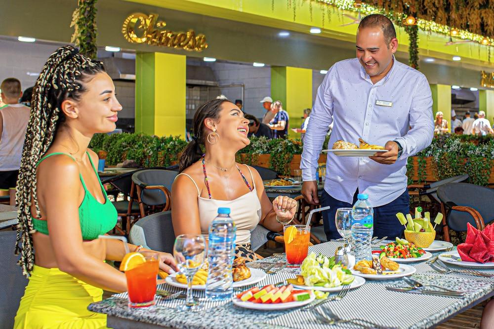 restaurant cafeteria