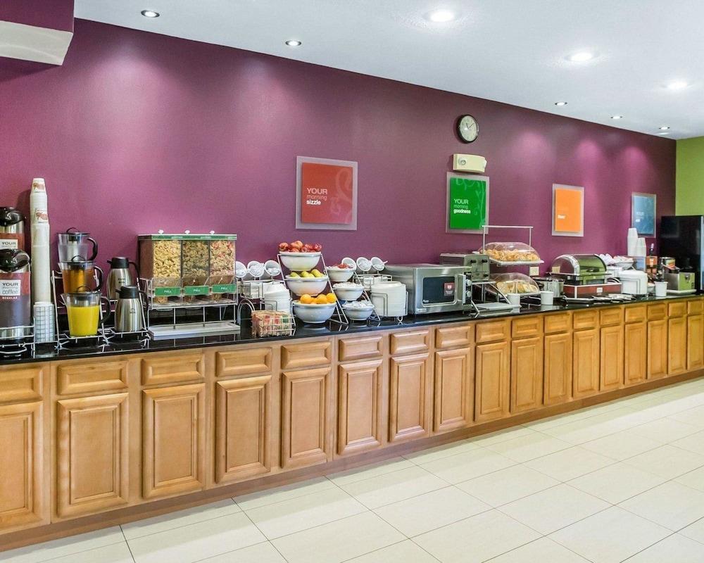 restaurant cafeteria