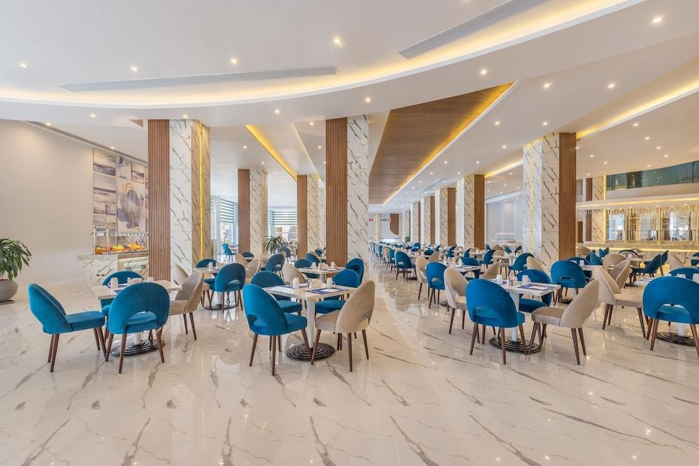 restaurant cafeteria