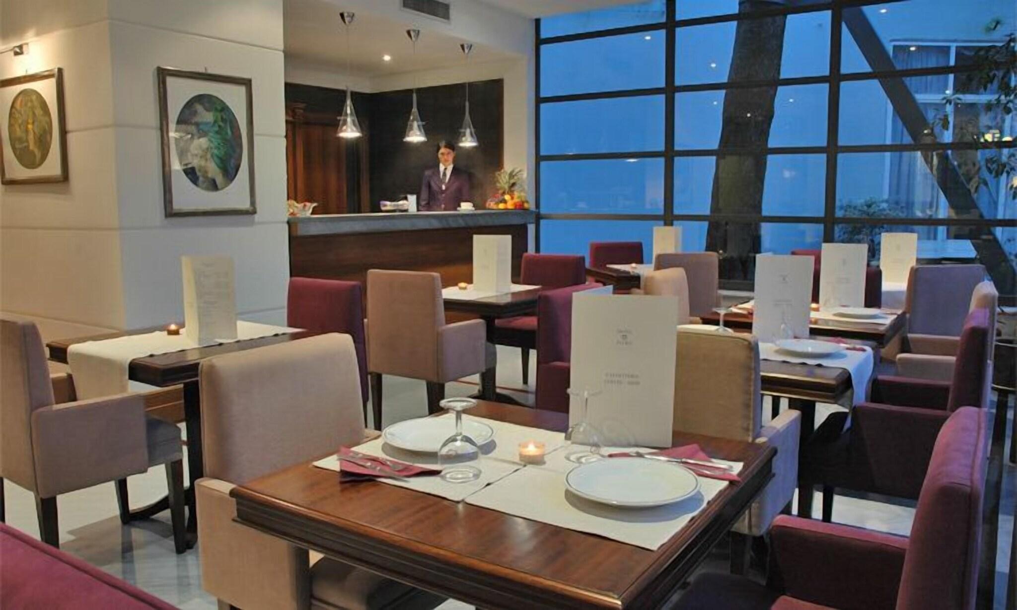 restaurant cafeteria