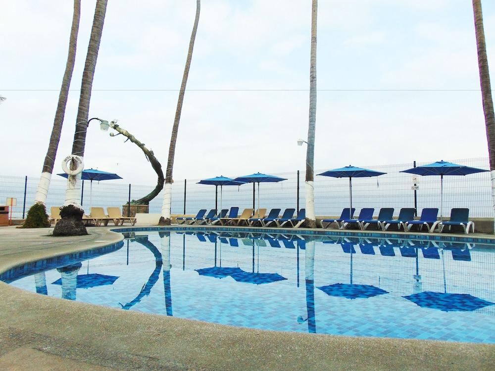 swimming pool spa