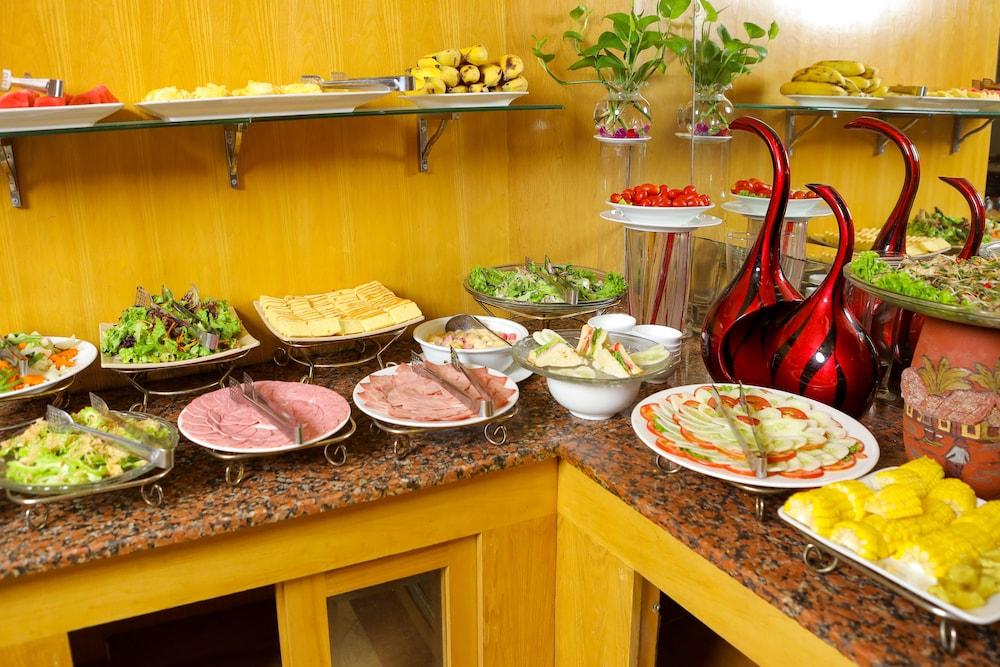 restaurant cafeteria