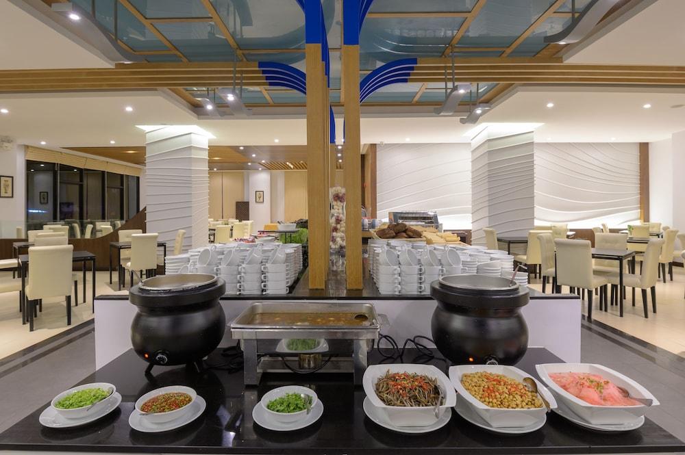 restaurant cafeteria