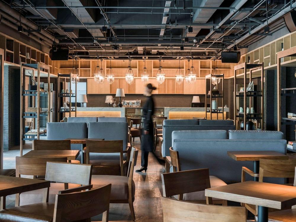 restaurant-cafeteria