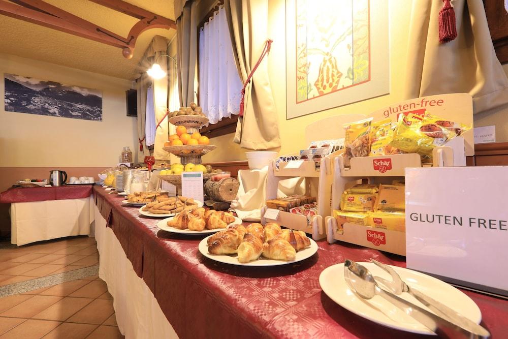 restaurant-cafeteria
