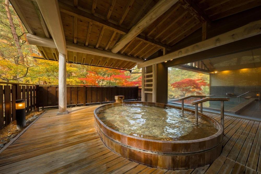 swimming pool spa