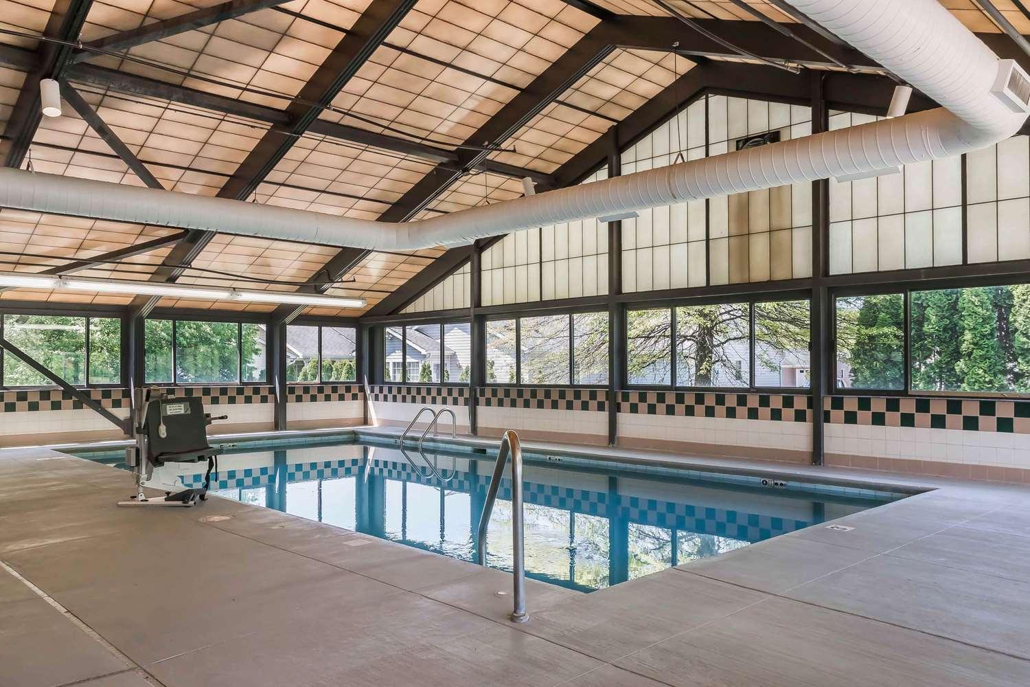 swimming pool spa