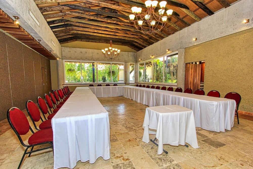 swimming pool spa