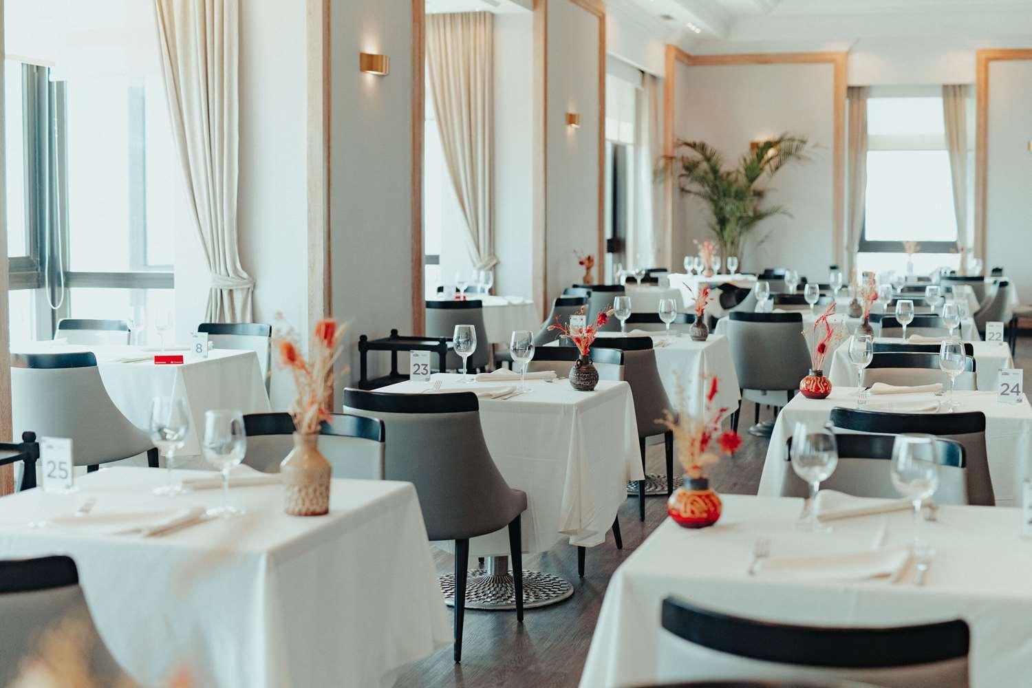 restaurant cafeteria