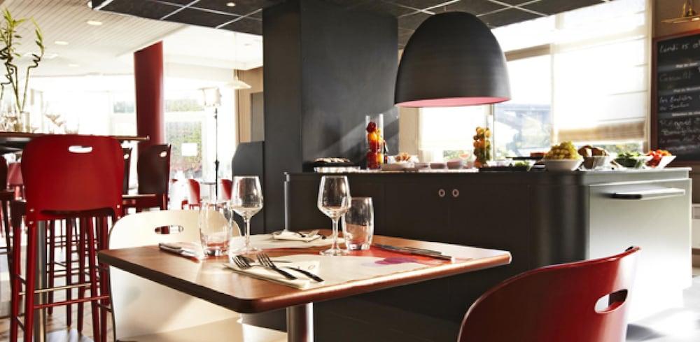 restaurant-cafeteria