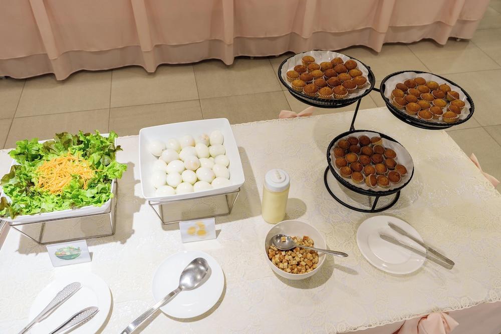 restaurant cafeteria
