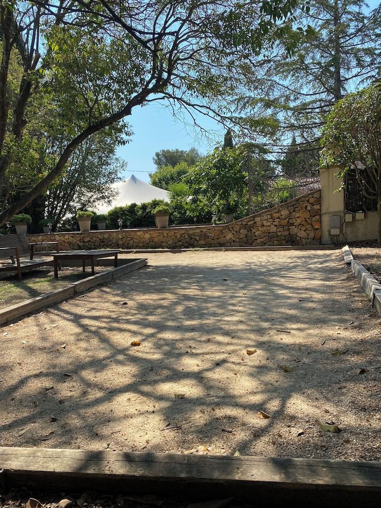 surroundings