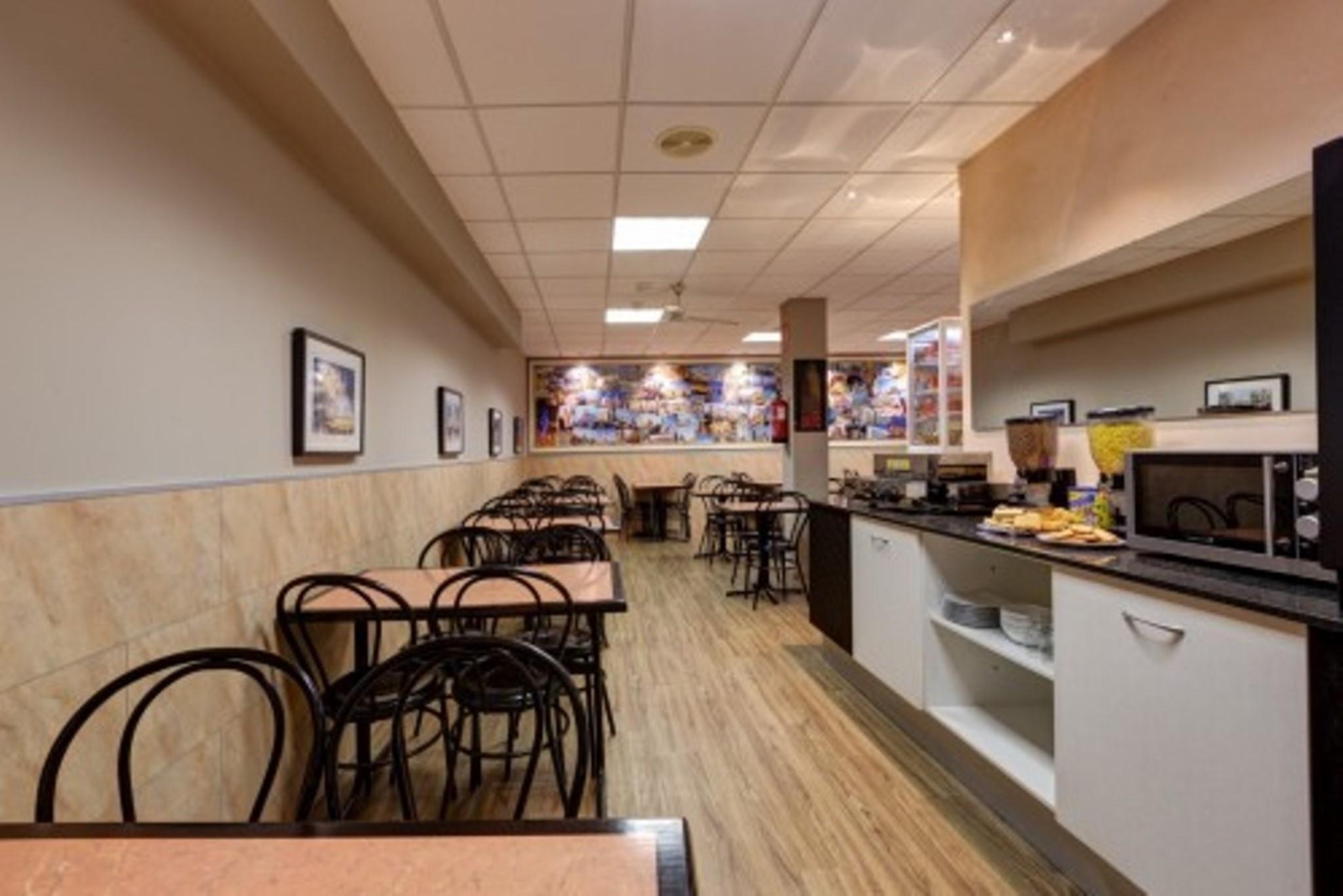 restaurant cafeteria