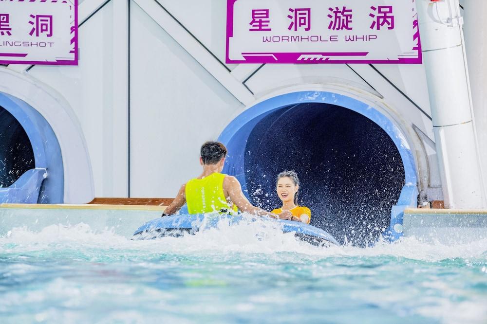 swimming pool spa