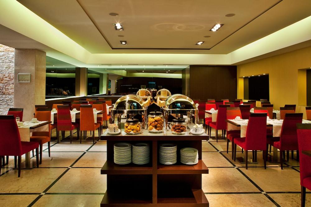 restaurant cafeteria