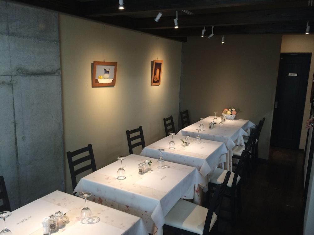 restaurant cafeteria