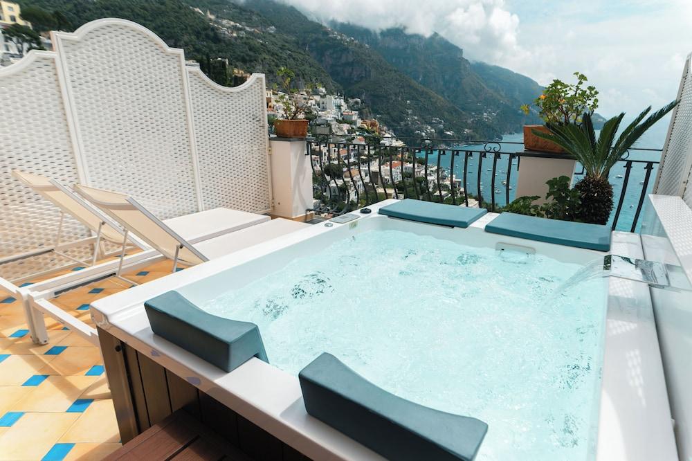 swimming pool spa