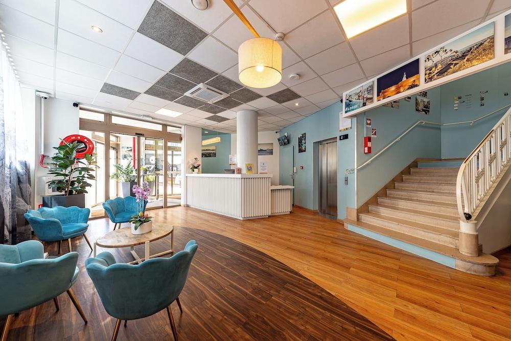 lobby