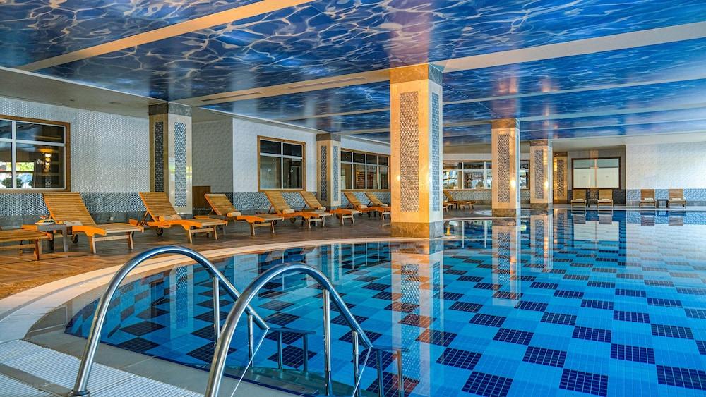 swimming pool spa
