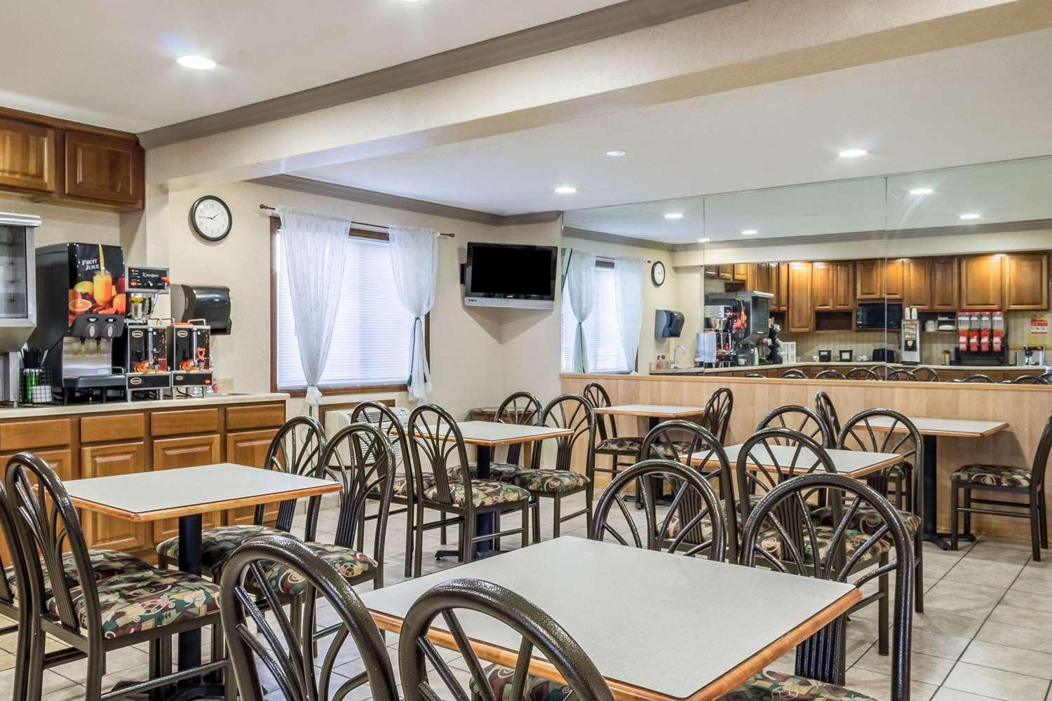 restaurant cafeteria
