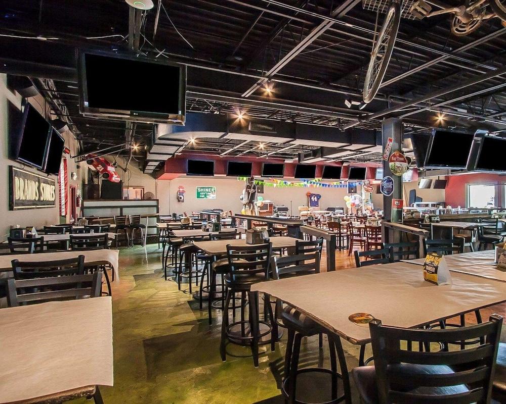 restaurant cafeteria