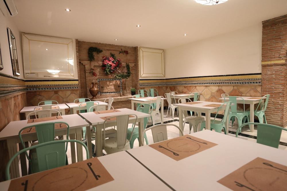 restaurant cafeteria
