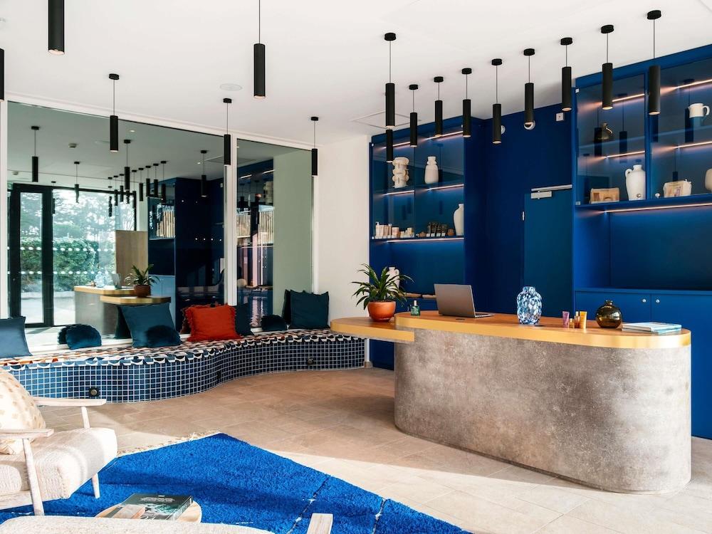 lobby