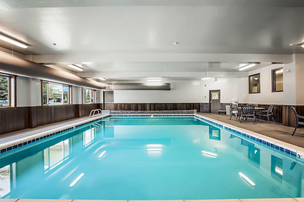 swimming pool spa