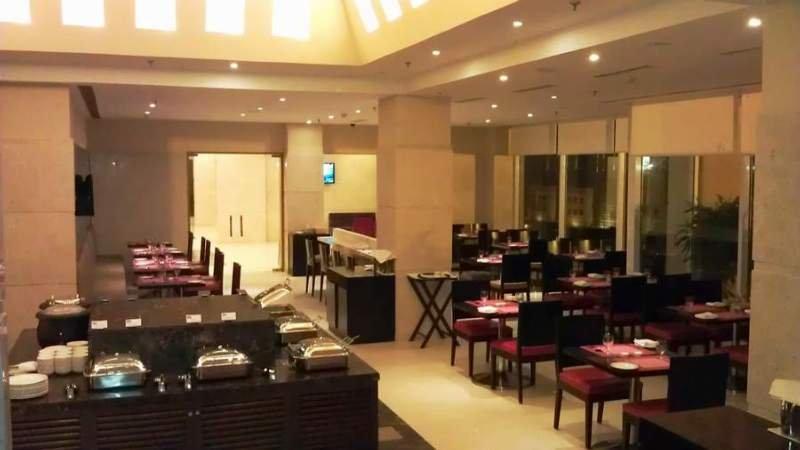 restaurant cafeteria