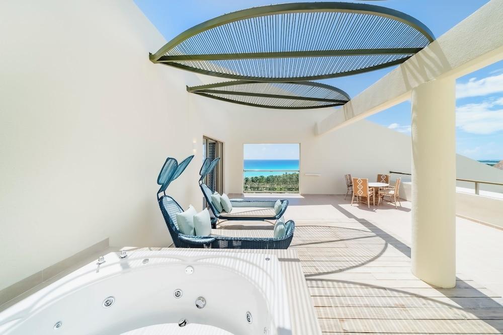swimming pool spa