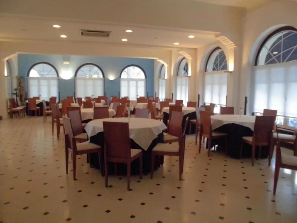 restaurant-cafeteria