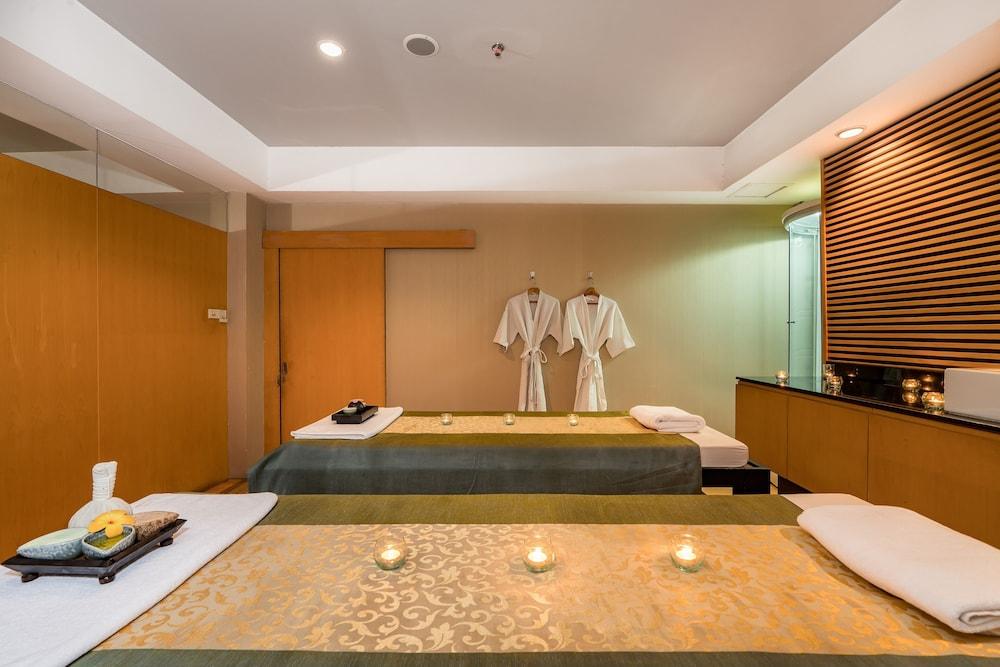 swimming pool spa