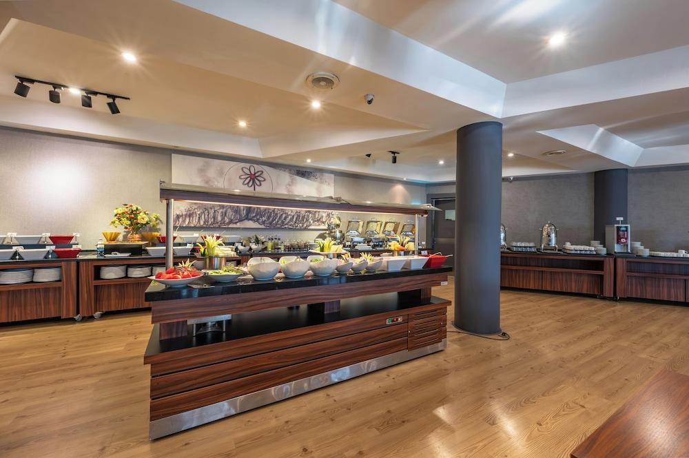 restaurant cafeteria