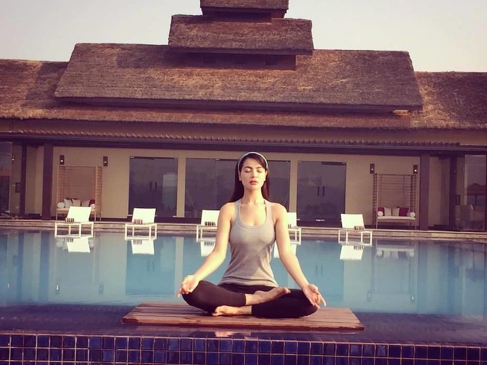 swimming pool spa