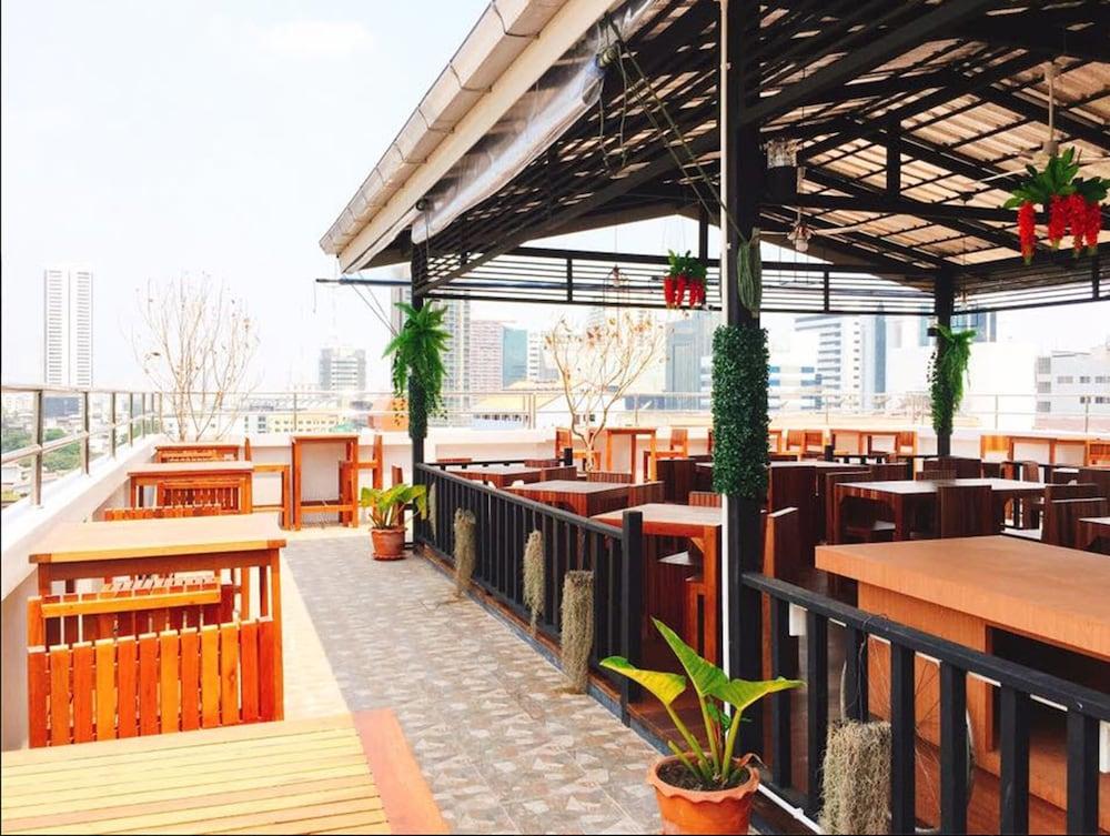 restaurant-cafeteria