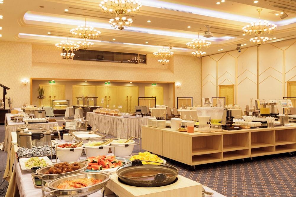 restaurant cafeteria