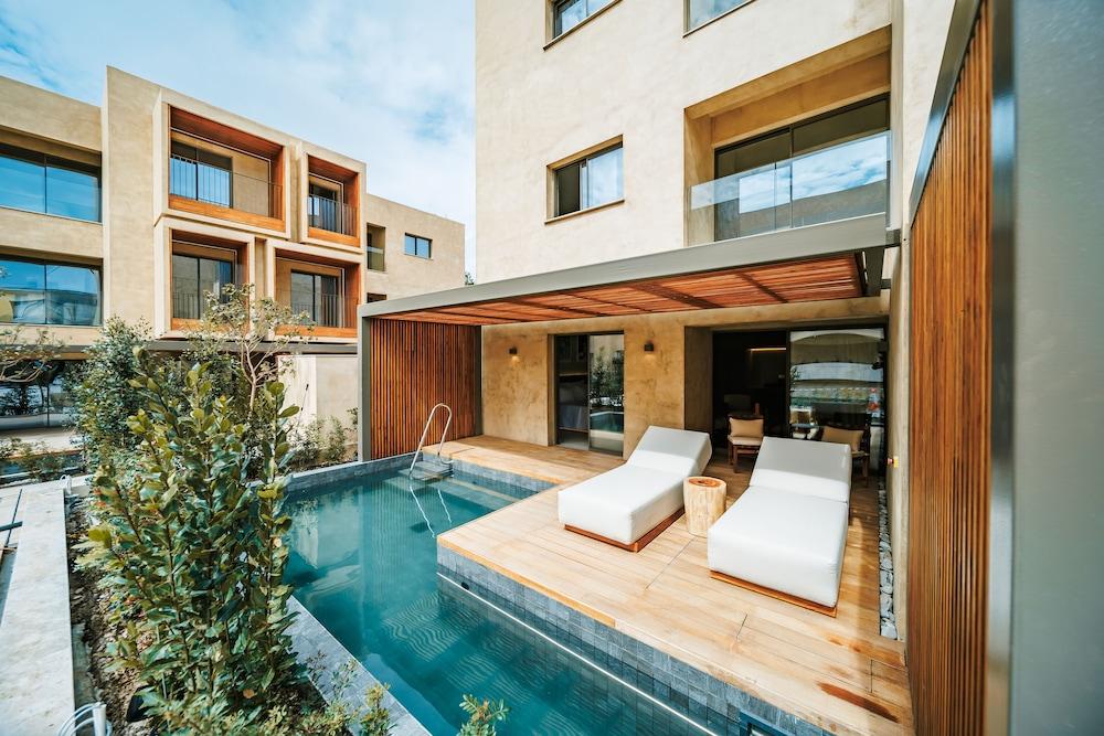 swimming pool spa
