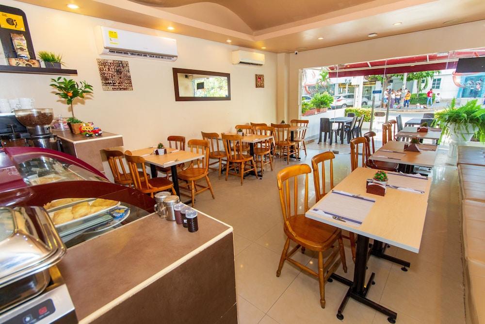 restaurant cafeteria